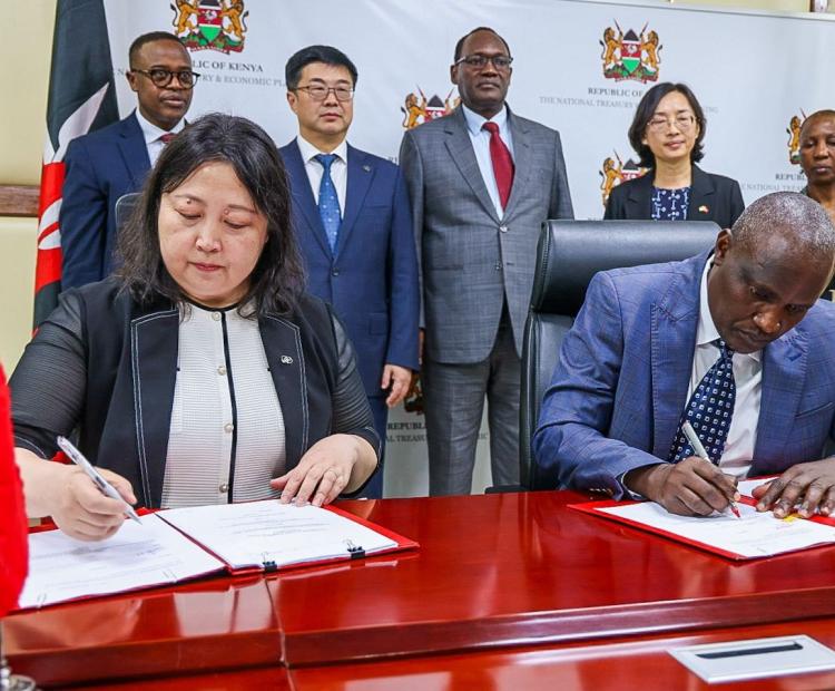 The signing of a USD 185 million concessional Loan Agreement to finance the Intelligent Transport System (ITS) Project.